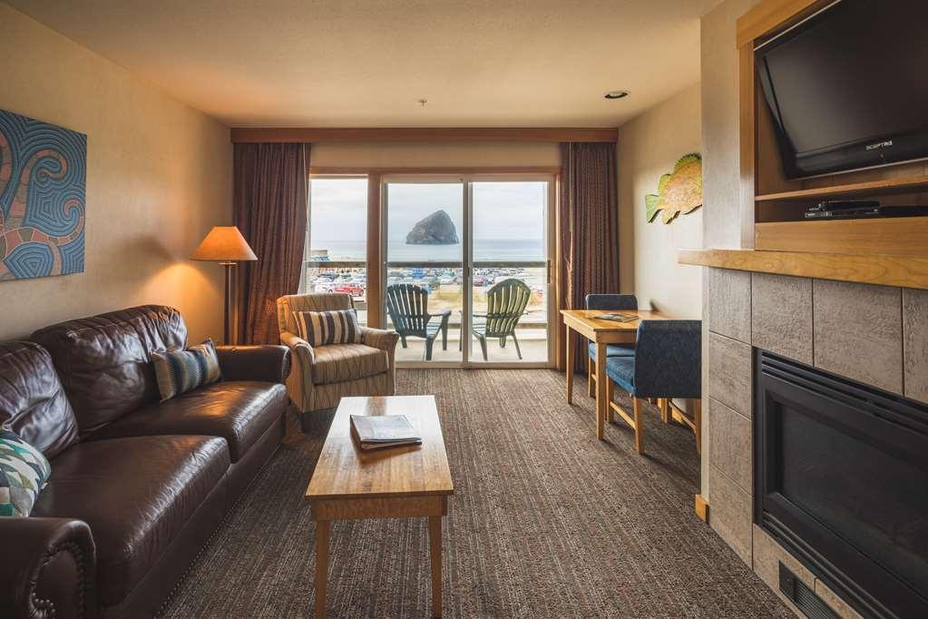 Inn At Cape Kiwanda Pacific City Room photo