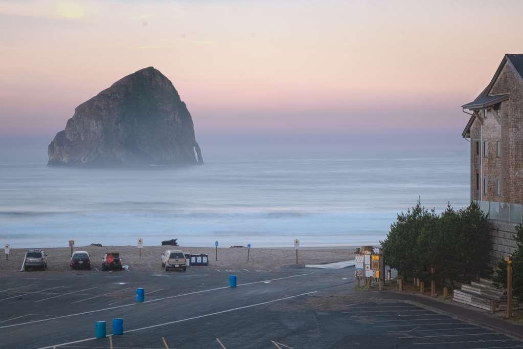 Inn At Cape Kiwanda Pacific City Room photo